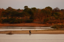 ST_R3042-Fishing-man-Kavango.jpg
